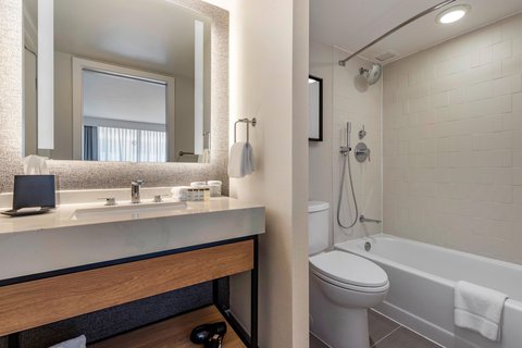 Sheraton Suites Old Town Alexandria Rooms 2