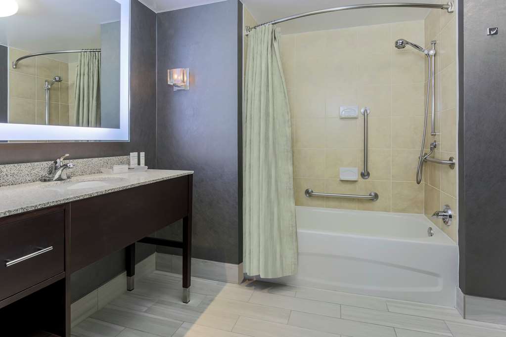 Homewood Suites by Hilton Long Island-Melville Rooms 2