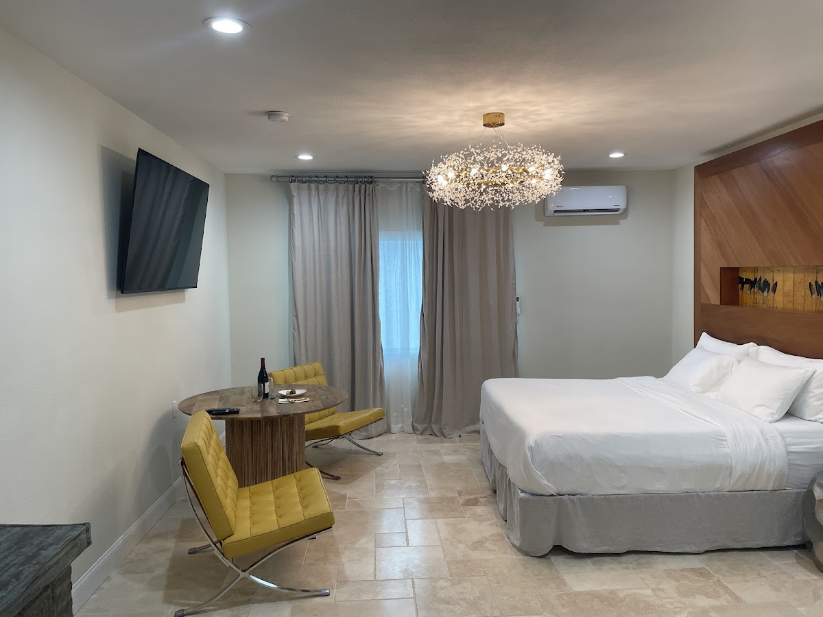 Retreat at Crystal Manatee Rooms 2