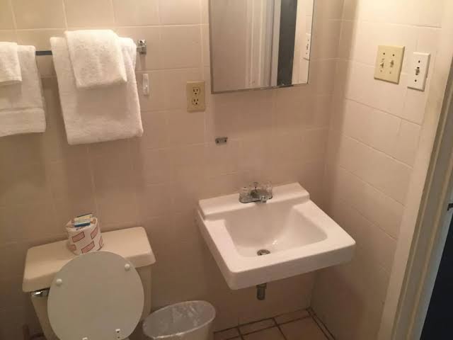 Retreat at Crystal Manatee Rooms 3