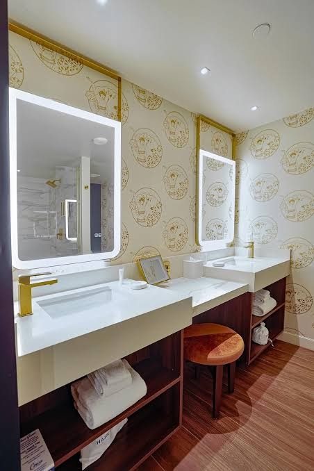 Circa Resort & Casino Rooms 4